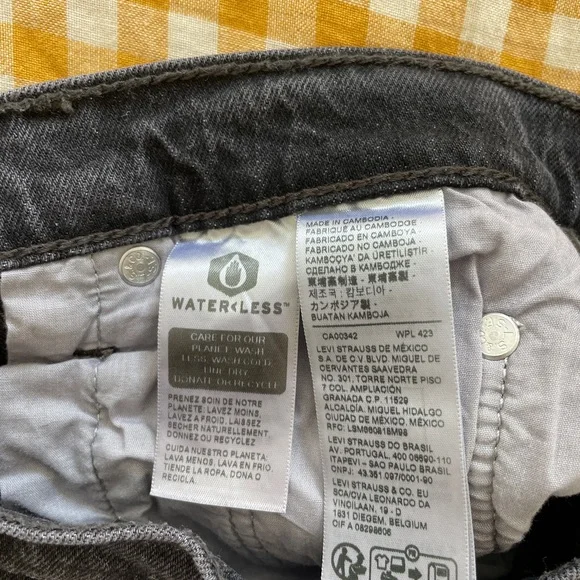 SOLD Levi’s Ribcage Straight, no back pockets | Size 26 | black - Picture 4 of 8